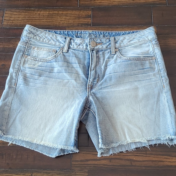 American Eagle Outfitters Pants - American Eagle Outfitters boy midi raw hem shorts